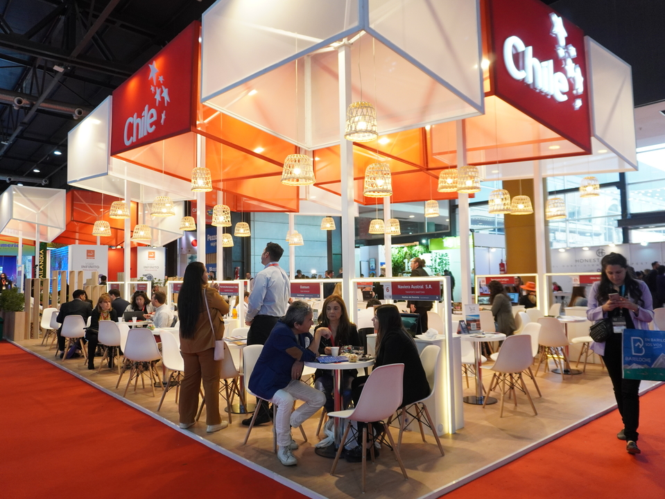 Naviera Austral en FIT 2025 - Stand principal